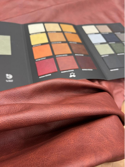 Бычья кожа для мебели Mistral Raspberry, 0.9 - 1.1 мм, Mastrotto (Италия)